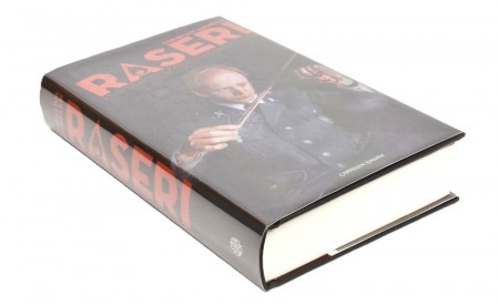 Cornelius Jakhelln: Raseri. Signert.